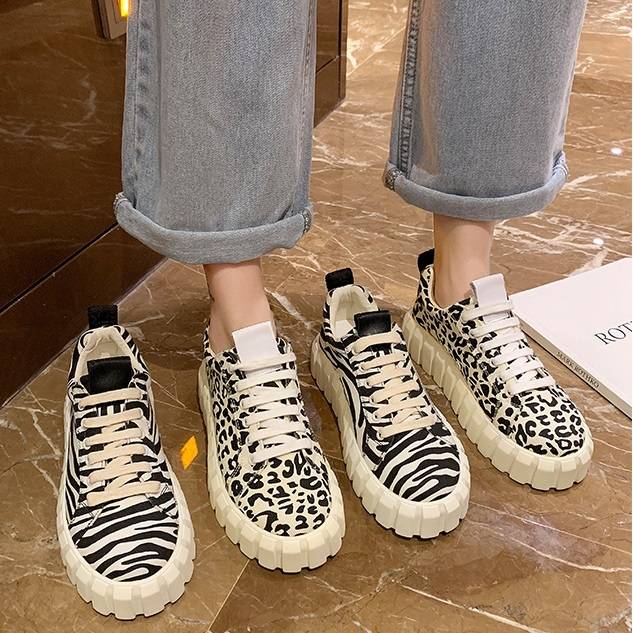 【急速出荷】スニーカー レディース 厚底 シューズ 靴 ヒョウ柄 ゼブラ柄 フラット カジュアル おしゃれ かわいい メンズライク スポーツシューズ ぺたんこ靴 フラットソール レースアップ 学生 ブ