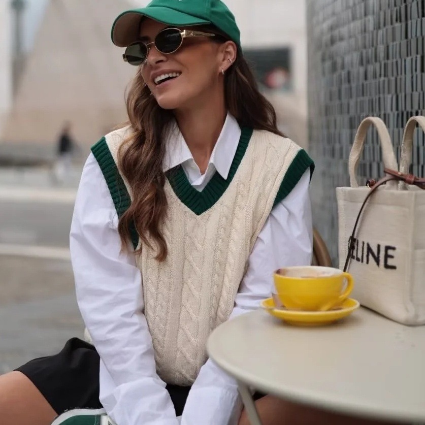 トップス ベスト Vネック プルオーバー ミディアム丈 かわいい 大人可愛い きれいめ シンプル 上品 おしゃれ かっこいい カジュアル こなれ感 個性的 主役級 存在感 抜け感 オールシーズン