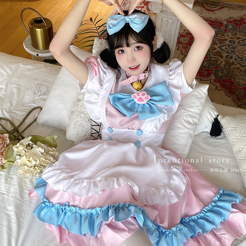 ウルトラボウメイドを考えるロリータピンクとブルードレス