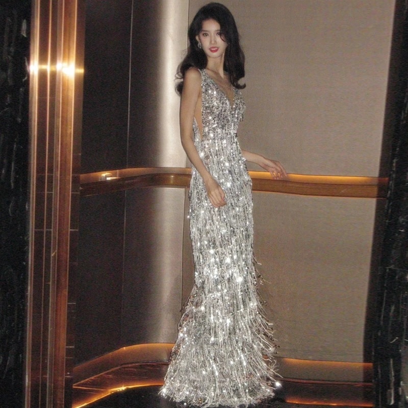イブニングドレス マーメイドドレス シルバー キラキラドレス スパンコール オシャレ ロングドレス 発表会ドレス 銀色 マーメイドライン キャミドレス パーティードレス Vネック Aライン S M L 8,282円