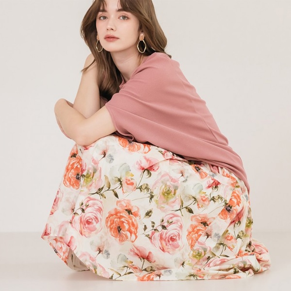 [マックスカルティツィオ] しわのないドルマンフィットTシャツ+フラワースカート