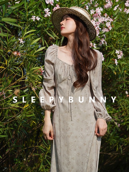 Sleepy Rabbit ハートネック レトロシフォン長袖ワンピース