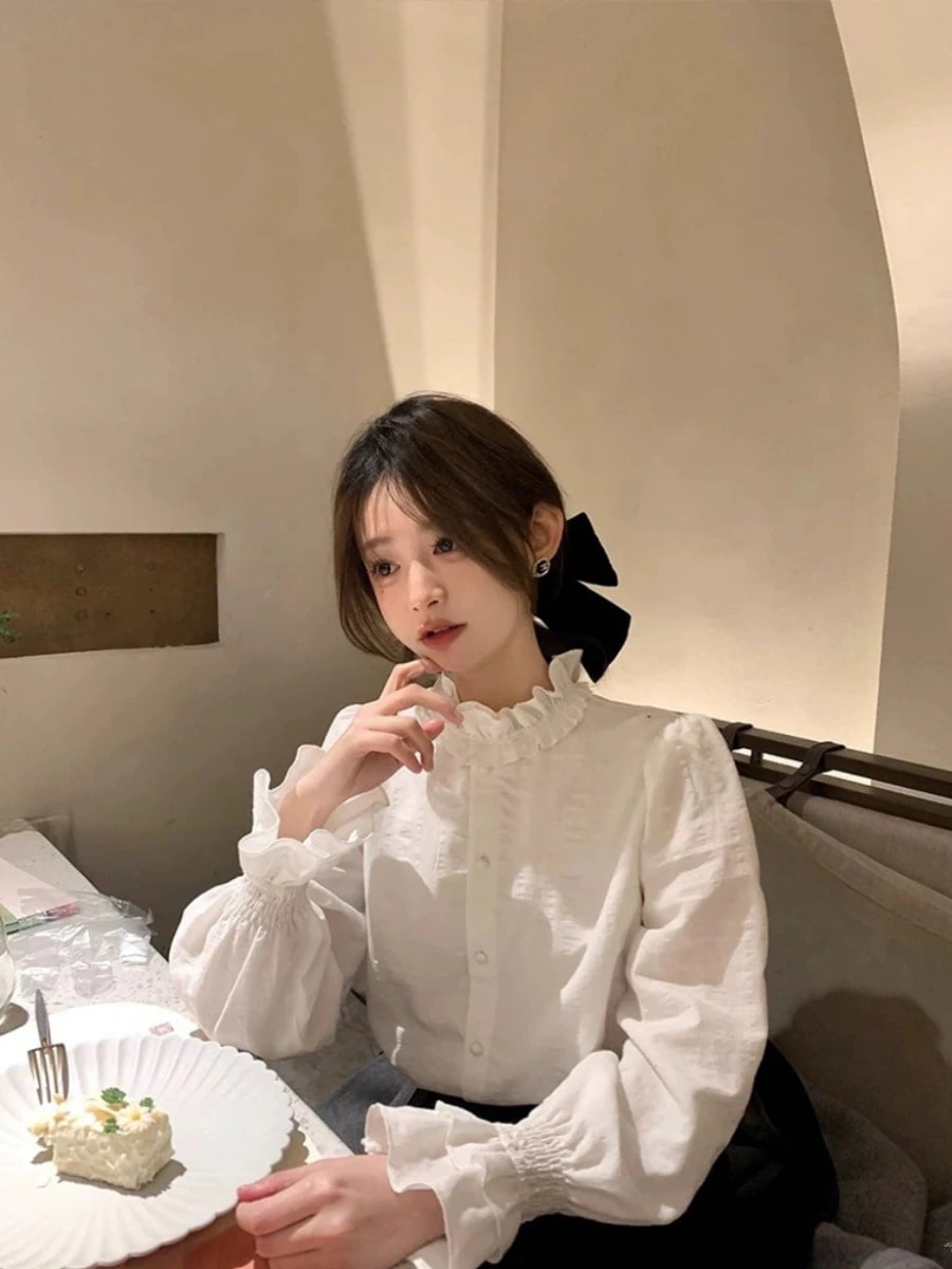 レディースの新作初秋フレンチレトロホワイトブラウスレースの襟付きインナーシャツを重ね着春冬にぴったり