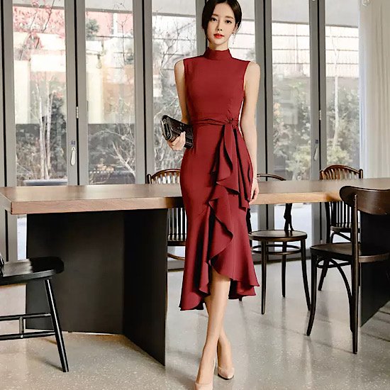 【取寄：納期2週間】結婚式ドレス ハイネック ウエストマーク フリル ミモレ丈 ノースリーブ 無地 スタイリッシュ スリムフィット 発表会 演奏会 レディース 結婚式 ステージ衣装 エレガント