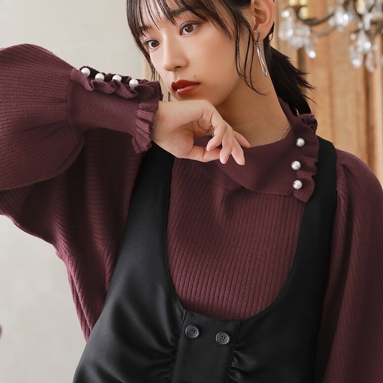 トップス ブラウス 長袖 マトンスリーブ クルーネック デザインボタン プルオーバー ミディアム丈 かわいい 大人可愛い きれいめ シンプル 上品 おしゃれ かっこいい カジュアル こなれ感 個性的