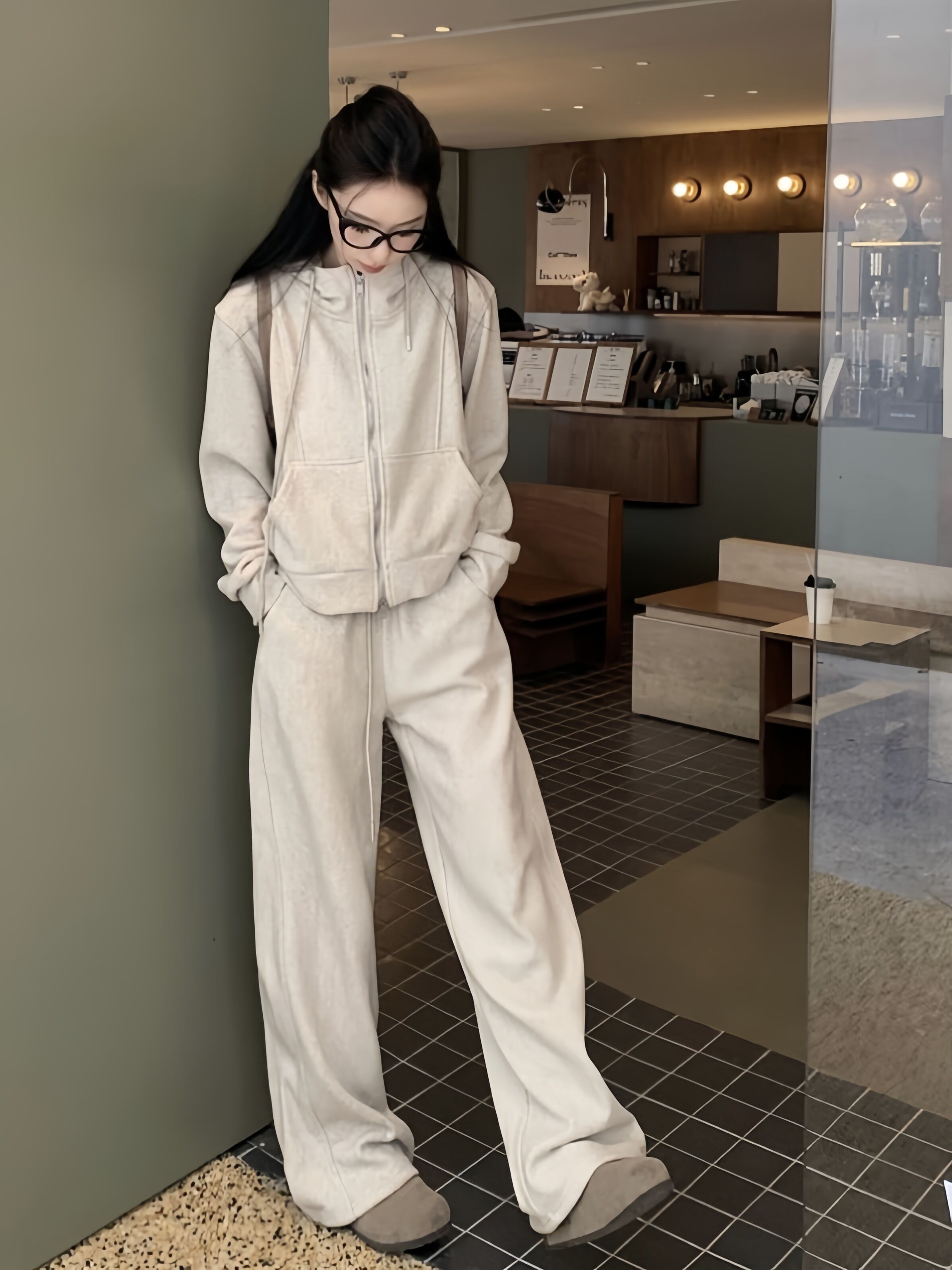 2025新作 セットアップ カジュアルでゆったりしたスポーツウェアのスーツファッションフード付きパーカーストレートドレープ感ワイドパンツランニング2点セット 百掛け 韓国ファッション 涼しく楽ちんセッ