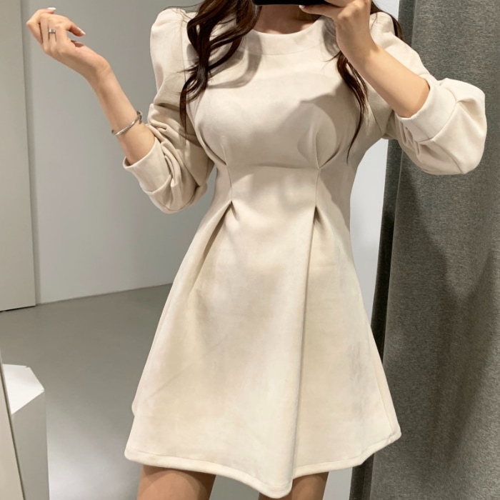 ワンピース ショート ショート丈 袖あり 長袖 ラウンドネック スリム 細身 かわいい 大人可愛い きれいめ シンプル 大人 上品 おしゃれ お洒落 レトロ 大人女子 主役級 無地 春 秋 冬 10代