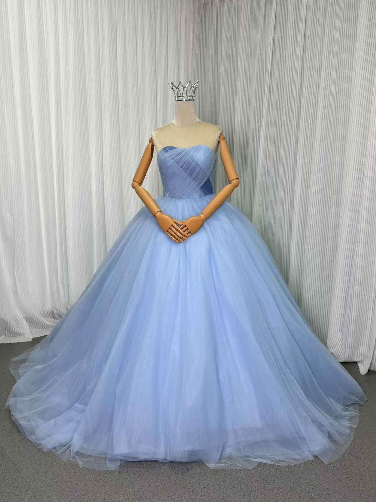 カラードレス 爽やかで優しいブルー ビスチェドレス 編み上げ ソフトチュール 華やかなトレーン 結婚式