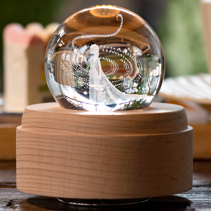 アナと雪の女王オルゴールエサ王女クリスタルボールオルゴール誕生日プレゼントエサは女の子の雪氷女王にプレゼントした