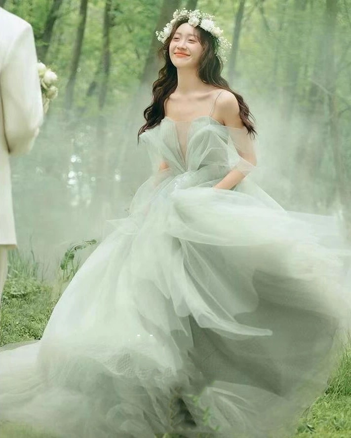 高級感 ウェディングドレス ロング 花嫁ドレス お姫様 成人式ドレス 卒業式ドレス 披露宴 ワンピース 前撮りドレス 後撮り カラードレス コンサート オフショルダー 二次会ドレス 可愛い パーティー 5,984円