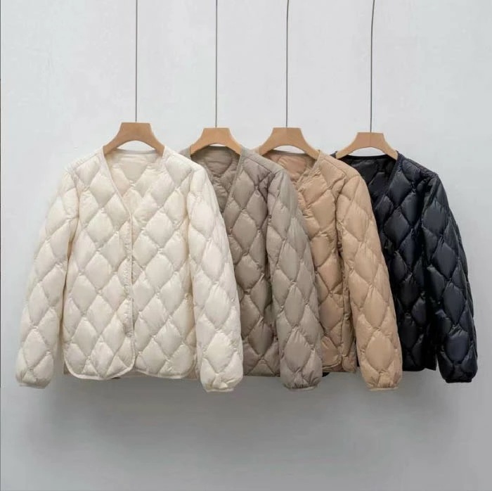 ダウンジャケット インナーダウン レディース ショート 薄手 ノーカラージャケット 大きいサイズ 撥水 発熱　吸湿 無地 シンプル 秋冬 アウター コンパクト 軽い ショート ダウンコート 暖かい 防