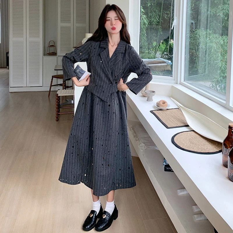 ホットダイヤモンド中空フェイク2ピーススプライシングストライプスーツドレス2024秋韓国気質通勤ドレス