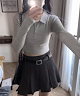 グレー