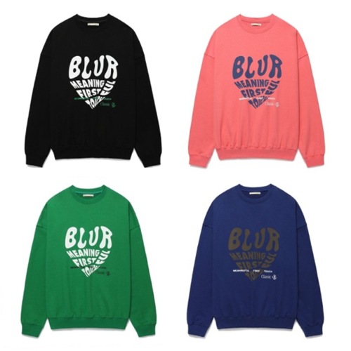 HEART GRAPHIC SWEATSHIRT