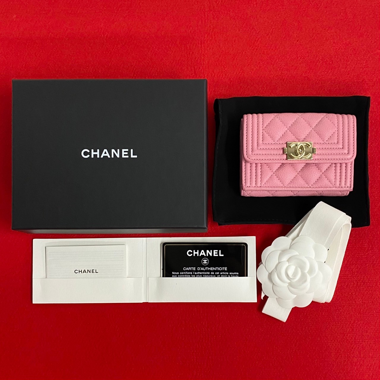 Qoo10] CHANEL ボーイシャネル キャビアスキン三つ折り財