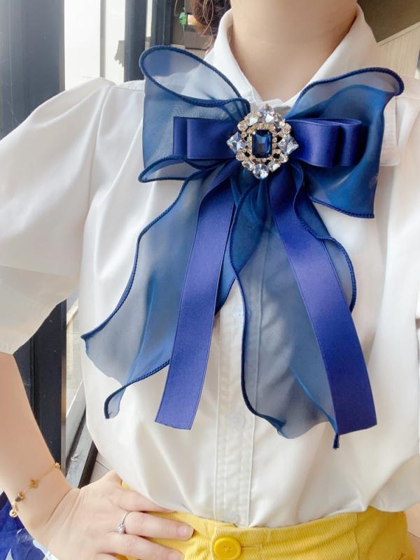 リボン ブローチ シフォン 大きめ ひらひら ネクタイ カレッジスタイル 襟 フラワー 韓国 アクセサリー 装飾 女神 かわいい オーガンザ レース ストライプ チェック 青 紫 白