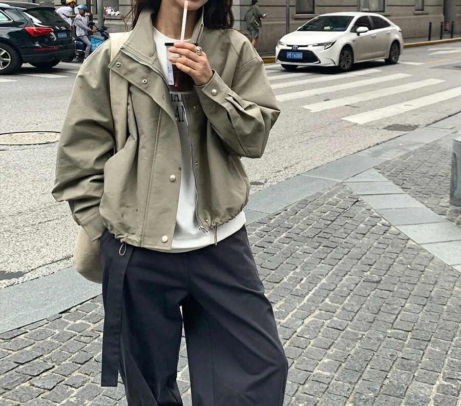 アウター秋 おしゃれ 気質 ショット丈 コート 百掛け ジャケット トップス アウター 着痩せ 流行り 高級感 ジャケット 5,544円