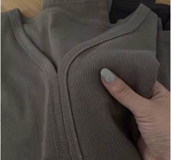 クーポン有セーター Vネック トップス レディース ニット 春 秋 冬 普通丈トップス 長袖 ノーカラー 鎖骨きれい スリム 細身 伸縮性 ブラック 黒 グレー 灰色 緑 グリーン 無地 サイズ S