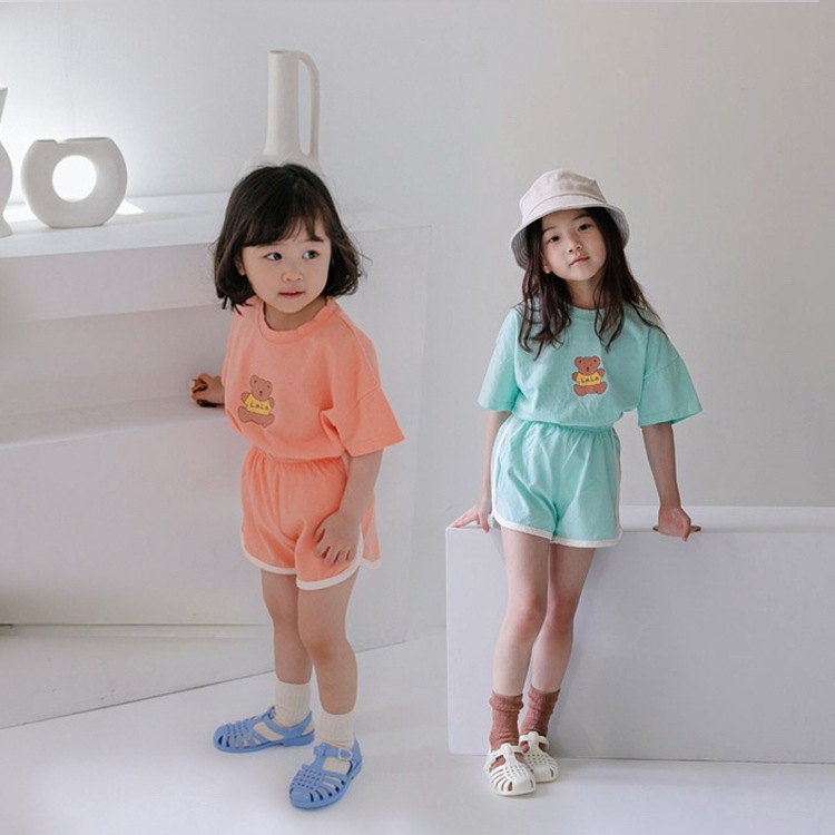 通販 夏の韓国版の新型男女可愛い小熊プリント半袖Tシャツ+ボーダーパンツセット子供セット 新春福袋2021