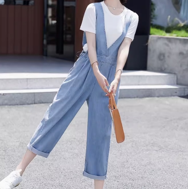 ジャンプスーツ デニムパンツ かわいい 大人可愛い きれいめ シンプル カジュアル 大人 上品 おしゃれ お洒落 大人女子 こなれ感 個性的 主役級 存在感 美容師 メイクアップアーティスト