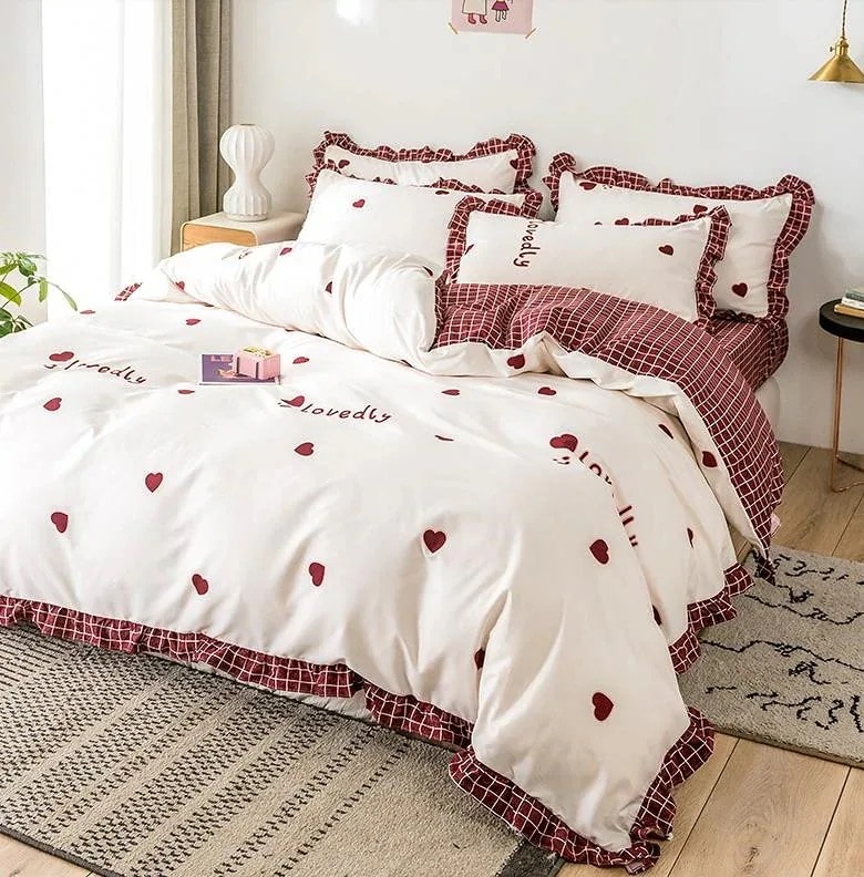 おすすめ商品INSスタイル 2020年夏 シングル ダブル ベッド 百掛け シンプル プリント プリンセススタイル 寝具 4点セット シーツ エレガント 掛け布団カバー sweet系