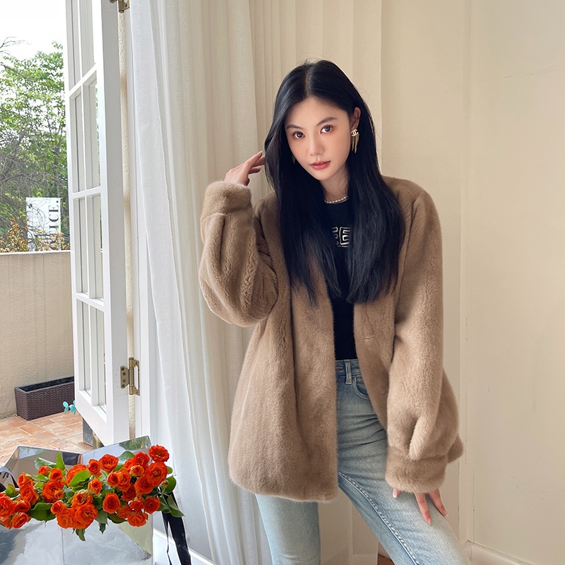 24 新しい輸入ベルベット パープル ゴールド ショート ミンクの毛皮の女性の全体ミンク コート V ネック ミドル丈コート