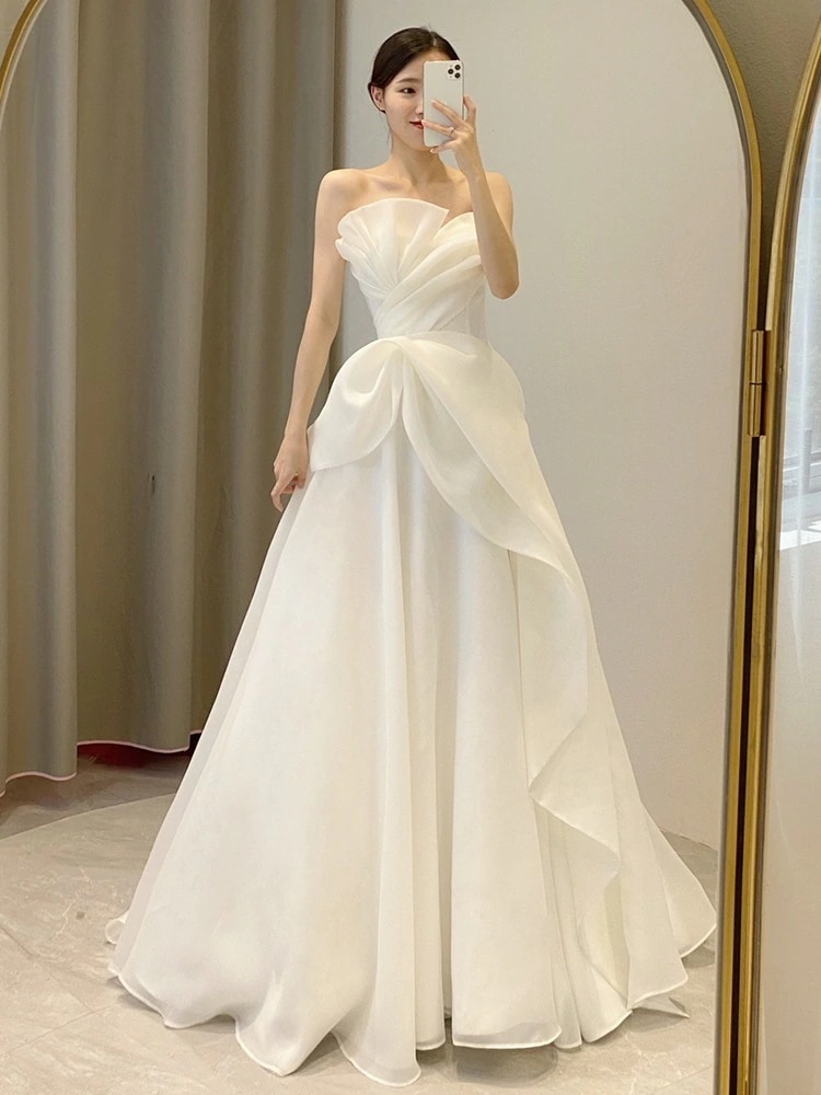 ストラップレス ウェディングドレス 2025 新作 フレンチ ライト 旅行撮影 シン オールインワン ボディドレス 花嫁 スモールテール