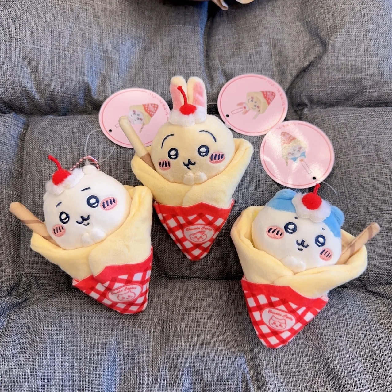 日系超萌chiikawaクレープ抽賞ウサチ小八アイスクリーム甘口クレープ皮ストラップぬいぐるみ