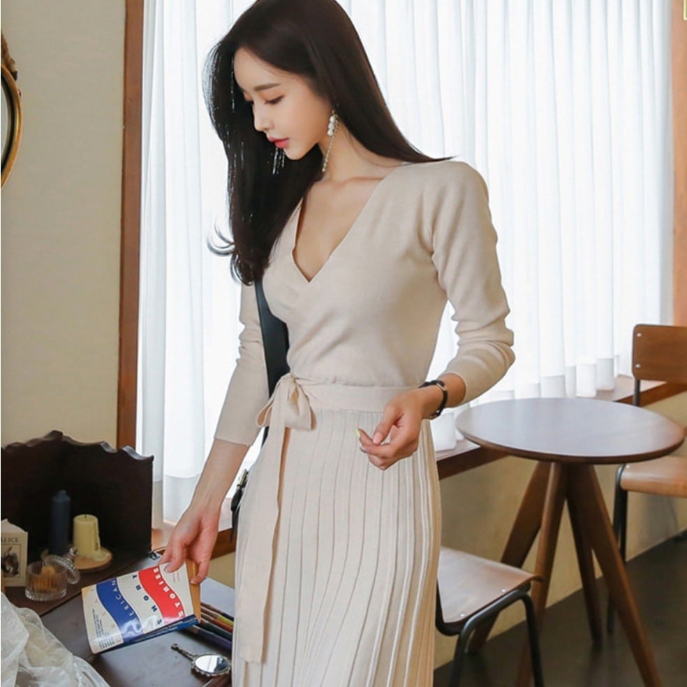 ニットワンピース プリーツ カシュクール ウエストリボン 韓国 レディース オルチャン ミモレ丈 ロング丈 長袖 切り替えデザイン 胸元 ハイウエスト セーター かわいい 大人可愛い
