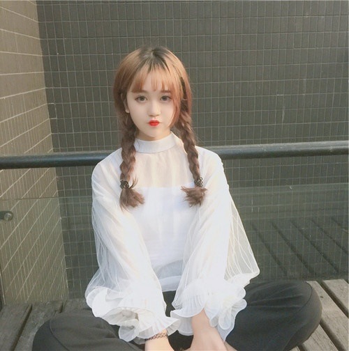 2445.ふんわり長袖のレースブラウス（ホワイト）2019 春夏 丸襟 無地 お出かけ 普段使い