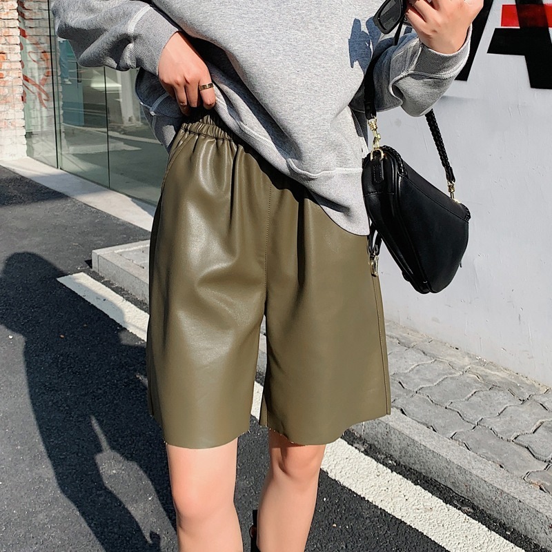 レザーパンツ フェイクレザー レザー調 ショートパンツ レザーショートパンツ ハイウエスト 韓国 レディース 合皮 光沢 オルチャン クール カッコいい かっこいい 辛口 大人 5,155円