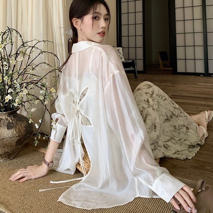 ブラウス トップス 長袖 フラワー 花柄 カットアウト リボン スリット 切り替えオーバーサイズ バックコンシャス 透け感 プルオーバー ギャザー 長袖 大人可愛い シンプル 上品 お洒落 こなれ感 5,020円