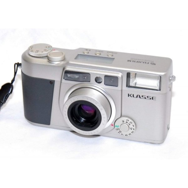 【中古】フジフィルム FUJIFILM フジフィルム KLASSE クラッセ シルバー SDカード付き
