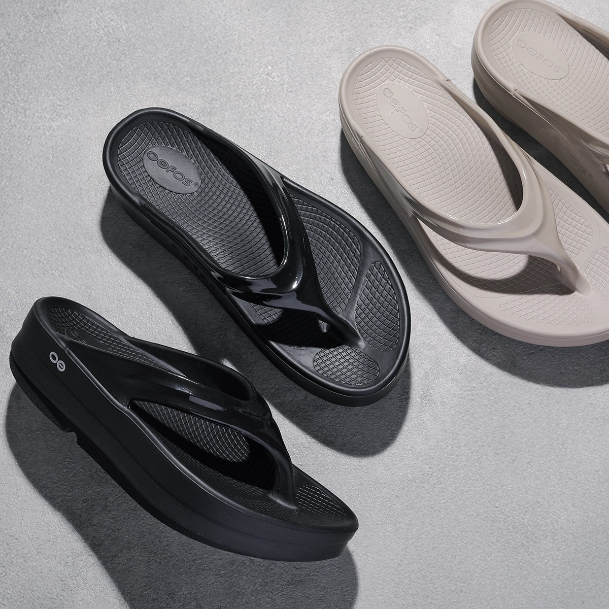 OOFOS ウーフォス リカバリーサンダル OOMEGA ウーメガ 1410 メンズ トングサンダル ビーチサンダル ロゴ EVA 厚底 靴 カラー2色