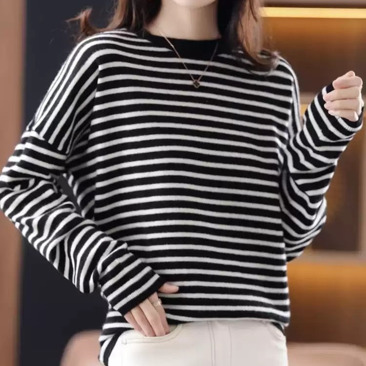 レディース トップス ニット セーター プルオーバー 長袖 ラウンドネック スリム フェミニン かわいい 大人可愛い シンプル カジュアル おしゃれ かっこいい こなれ感 ラフ 個性的 クール 抜け感