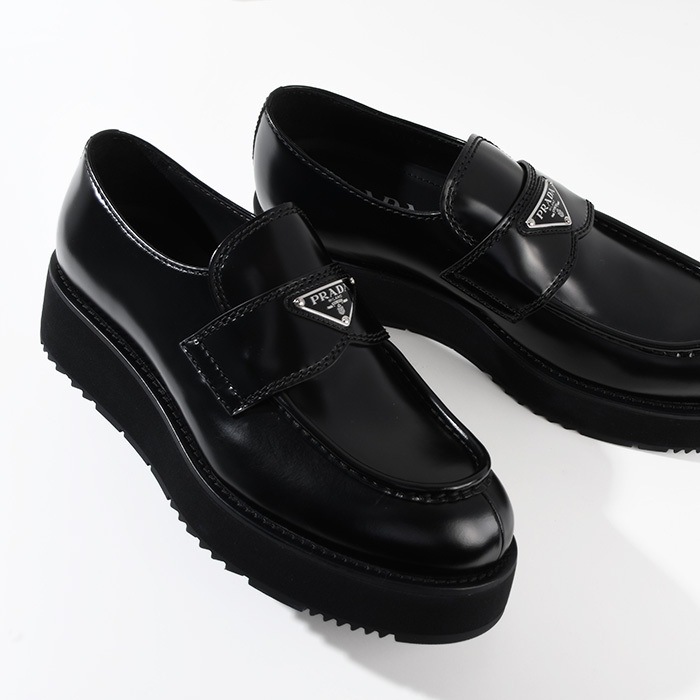 ローファー 靴 シューズ 2DG147055 ブラッシュドレザーローファー メンズ ブラック 黒 レザー 本革 厚底 シンプル トライアングルロゴ