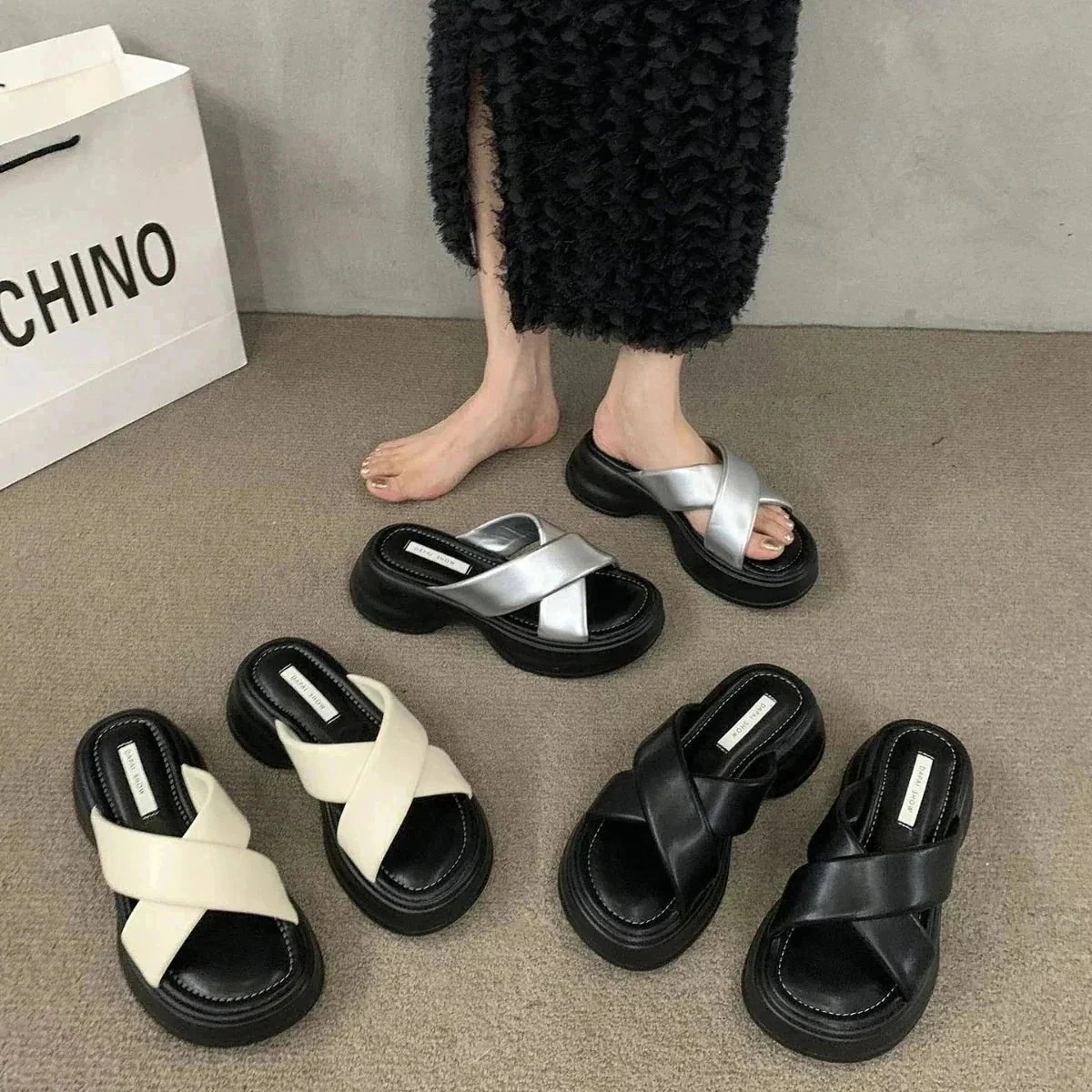 フラットサンダルサンダル今からフラットサンダル 厚底サンダルスリッパ松糕靴アウター 感レディース 百掛け おしゃれ シンプル おしゃれ スポーツサンダル レディース 歩きやすい 室内 用 リカバ