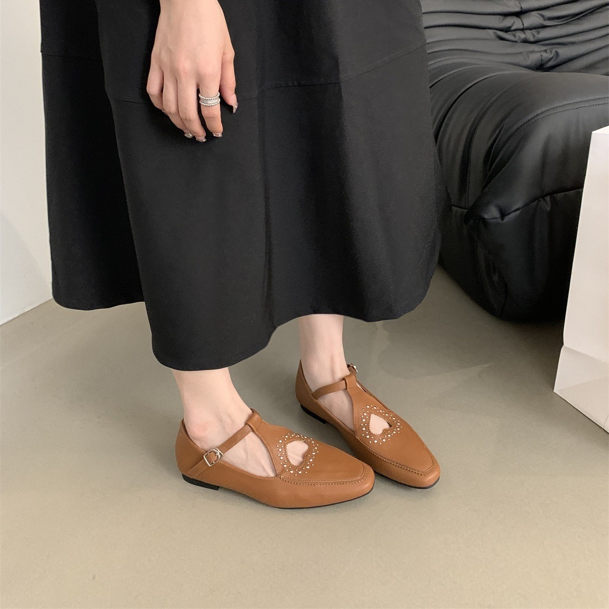 靴 くつ シューズ レディースシューズ フラットシューズ フラット ぺたんこ ハート ビジュー 履きやすい かわいい 大人可愛い きれいめ シンプル カジュアル 大人 上品 おしゃれ かっこいい