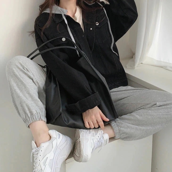 利用で10%OFF デニムジャケット レディース フード付き ジャケット デニム トップス アウター 羽織り カジュアル 重ね着風 レイヤード風 ジージャン Gジャン おしゃれ 韓国ファッション 4,876円