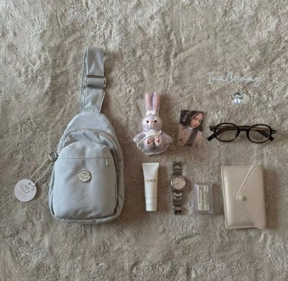 バッグ カバン レディース ショルダー リュック 斜めがけ バッグパック ボディバッグ ミニ 小さい コンパクト 多収納 便利 コンパクト 軽量 スリム ポケット ファスナー サイドポケット ナイロン