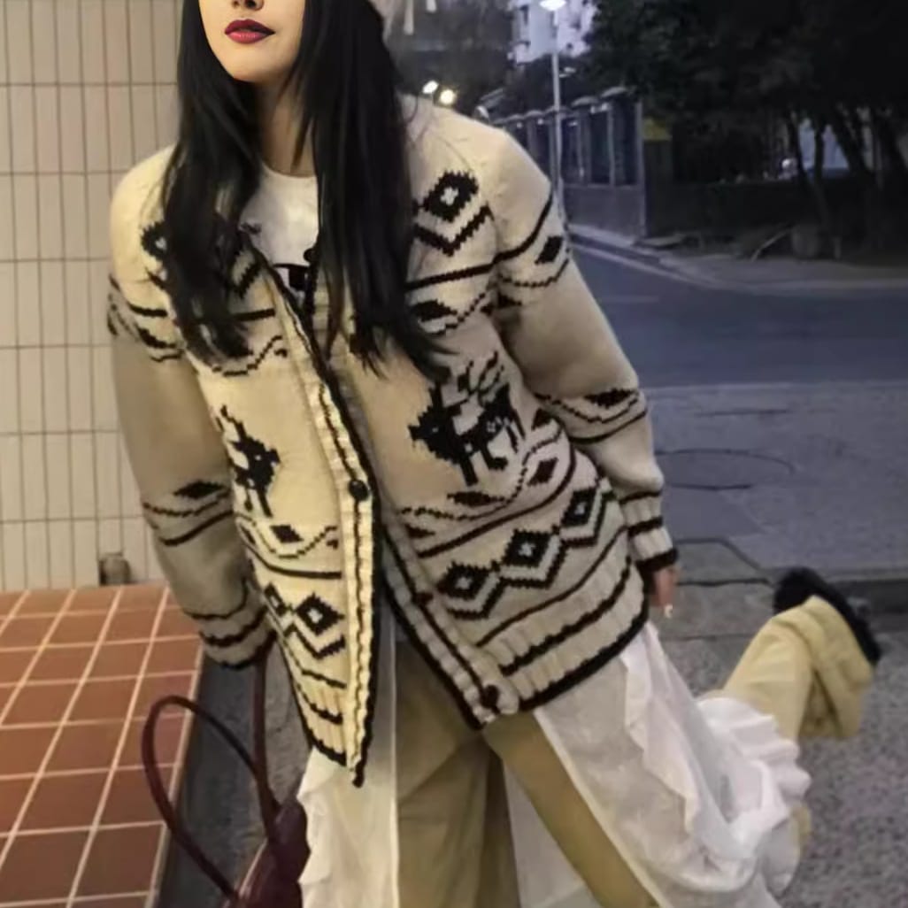 韓国スタイルのクリスマススタイル鹿ジャカードニットカーディガン女性のための秋と冬の新しいレトロなルーズセータージャケットトップ 475