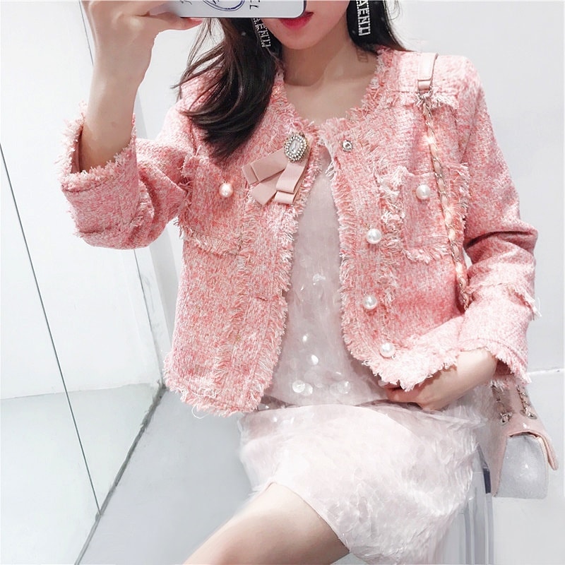 5181.パール＆ブローチ ツイードジャケット（ピンク）2019 春夏 sale アウター 美ライン おしゃれ きれいめ ショート フリンジ オフィス ビジネス お出かけ パーティー 女子会 普段使い