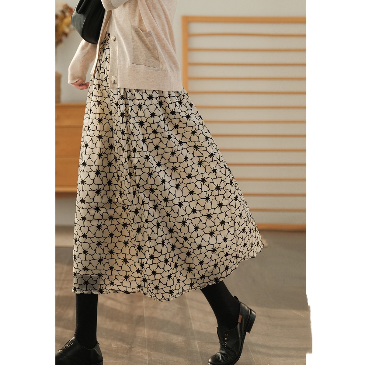 スカート レディース 花柄スカート 希少 ロングスカート きれい ウェストゴム フラワーデ ミモレ丈 総柄