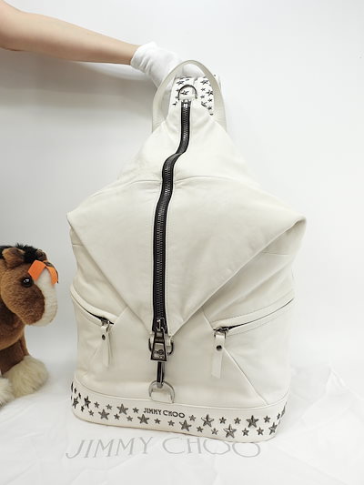 【良品✨】ジミーチュウ フィッツロイ バックパック レザー 星スタッズ 白 Qoo10] ジミーチュウ フィッツロイ 星スタッズ レザー白 バッ