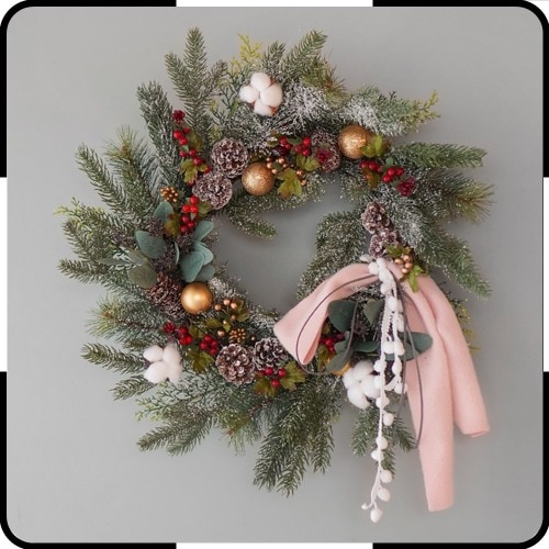 blooming&me レッドベロー ポンポンピンクニットリース 電球付き