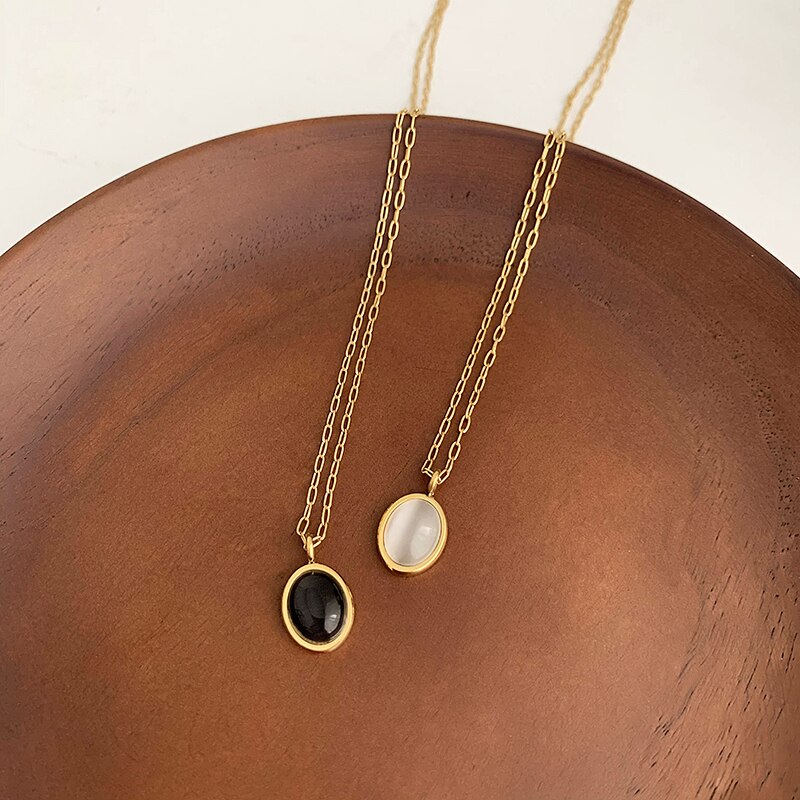 大好評！欧米風　シンプルネックレス　クール　　ブラック ホワイト ニッチなデザイン　鎖骨チェーン福袋クリスマスプレゼント