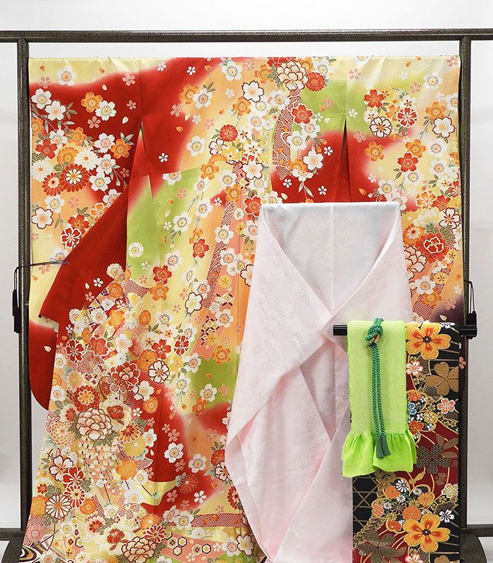 振袖 正絹 四季花手毬模様 5点セット 身丈171.5cm 裄丈69cm 袋帯 長襦袢 帯締め 帯揚げ 振袖セット リサイクル 中古 着物 e4088