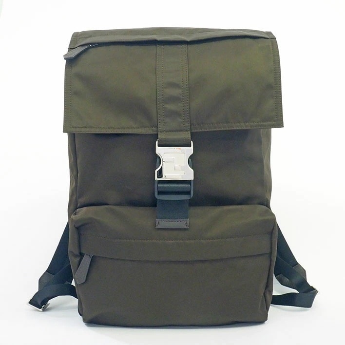 【美品】フェンディ FF ミディアム シルバー金具 フェンディネス 男女兼用 【バックパック・リュック】