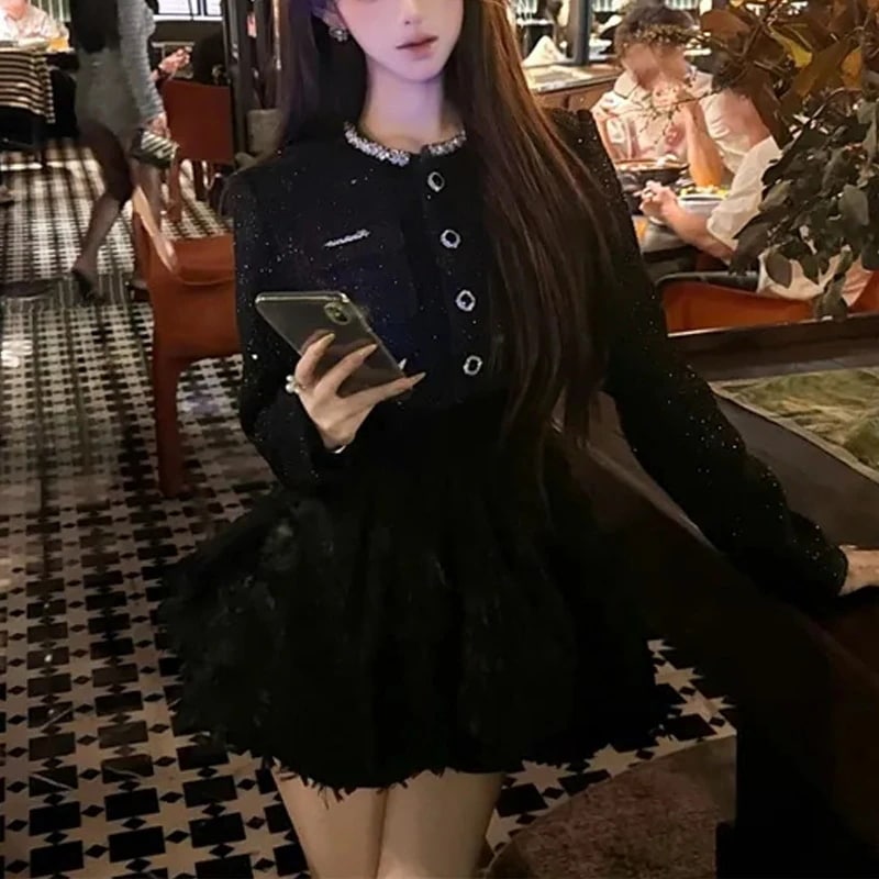 シャネル風のジャケットハイウエストデザインフレアミニスカートが特徴的な秋冬向けのフレンチスタイルのエレガントなレディースツーピーススーツ