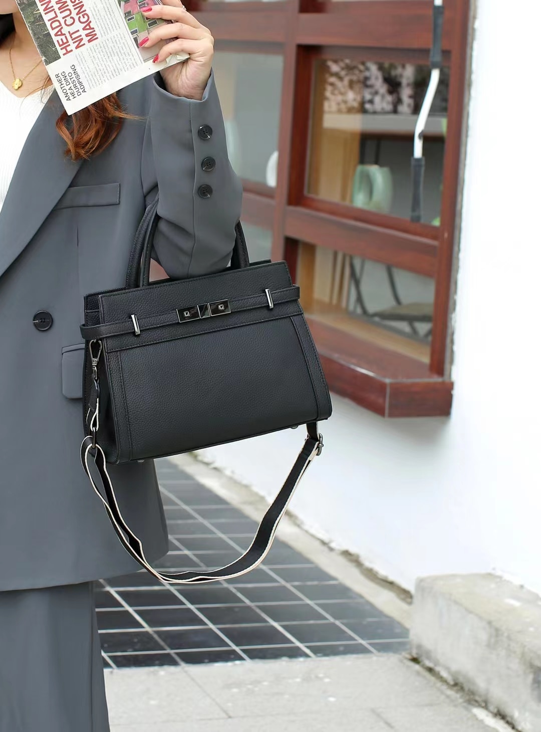 本革トートバッグ　本革通勤トートバッグ　本革通勤ショルダーバッグ　レディースバッグ　軽量バッグ　お洒落なカバン　韓国バッグ　ins人気